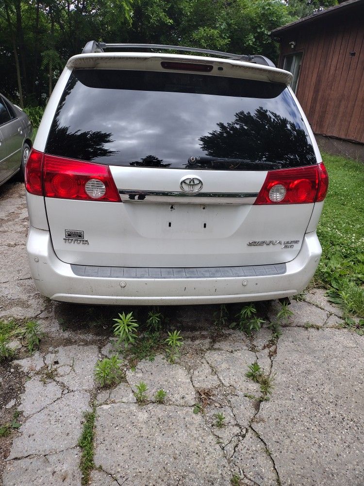 2006 Toyota Siena. ...Color Blanca 