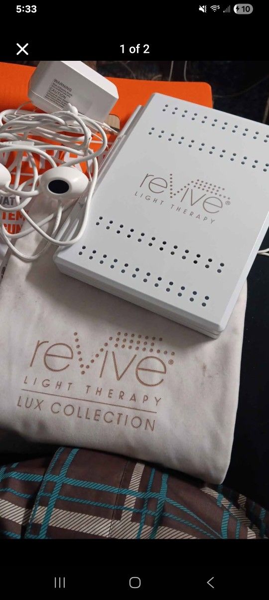 Revive Light Therapy Lux Edition
