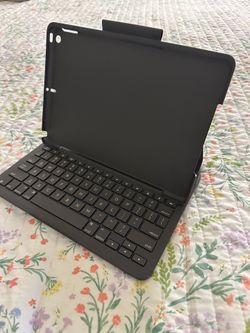 Logitech Slim Folio