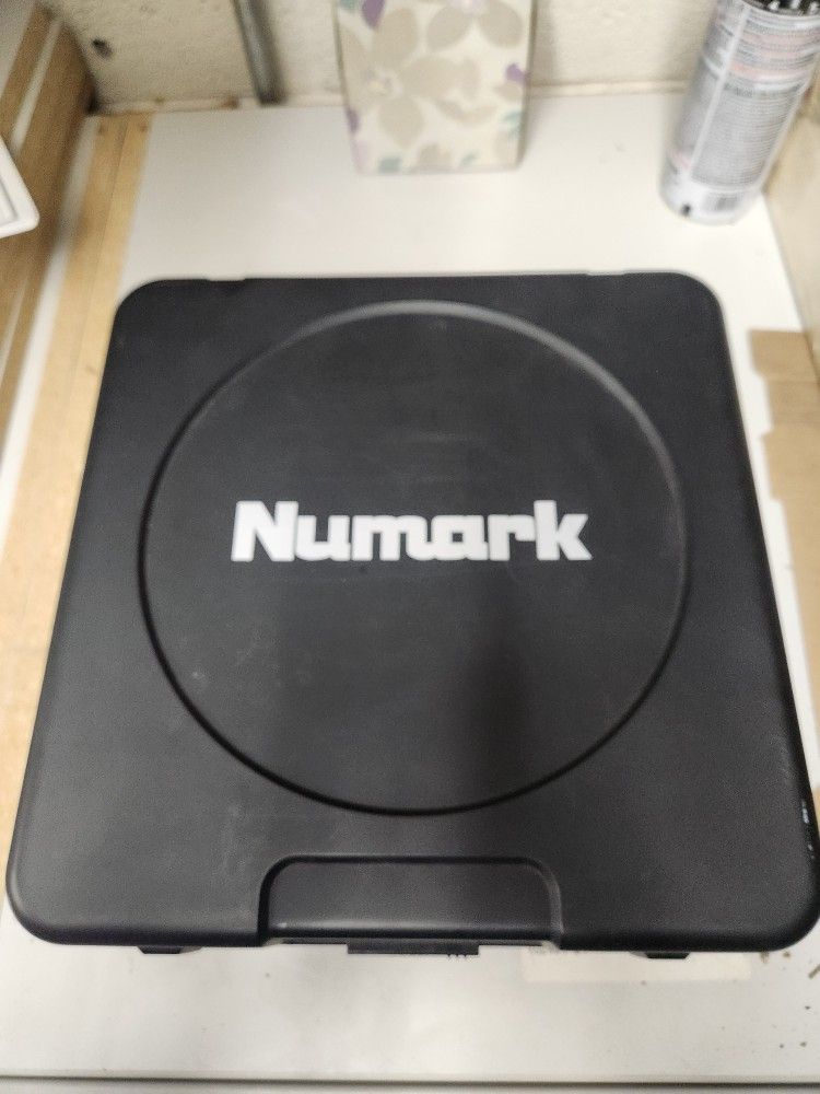 Numark Pt-01 Portable Turntable
