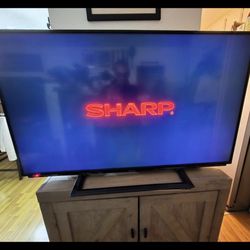 50 Inch SHARP  LCD Tv With Roku Streamer With Remote