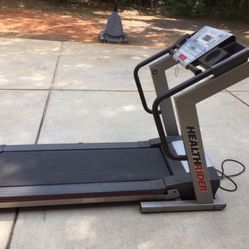 🏃‍♂️ Healthrider H550i Treadmill – Motorized, Foldable, and Moving Out! 🏃‍♀️
