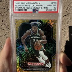GIANNIS ANTETOKOUNMPO 2022-23 PRIZM MONOPOLY GOLD SHIMMER /500 PSA 10 