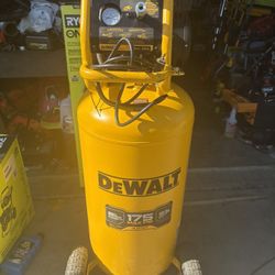  DEWALT 26 Gal. 175 PSI Ultra Quiet Portable Electric Air Compressor
