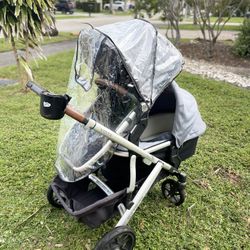 Uppababy Vista Stroller/ Adapters/ Rain Cover 