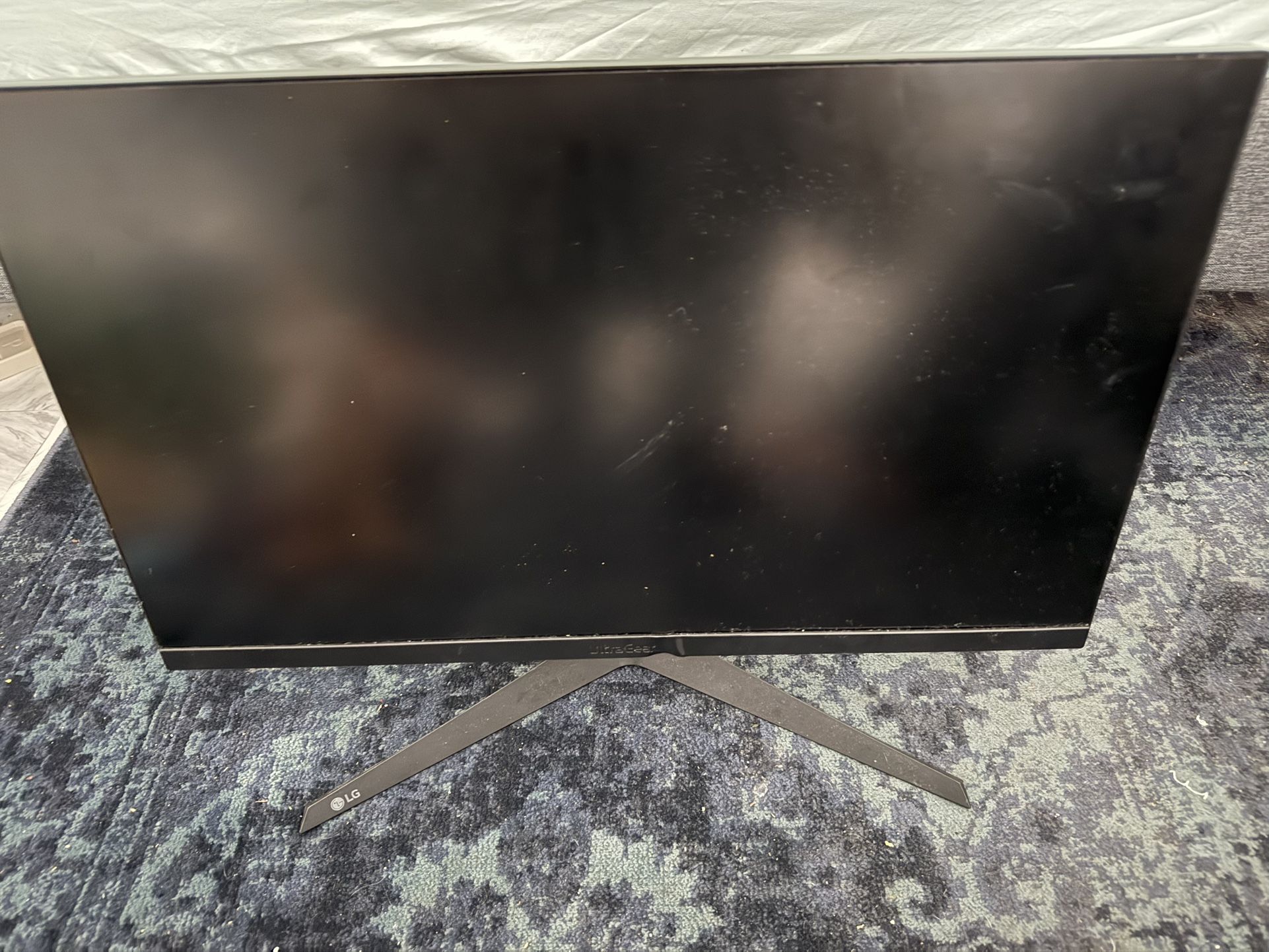 LG 24GQ50F-B 24-Inch Class Full HD (1920 x 1080) Ultragear Gaming Monitor with 165Hz Refresh Rate and 1ms MBR