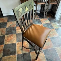 5 Bar Stools In Great Condition!