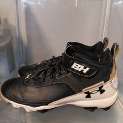 Under Armour Cleats SZ 6.5 
