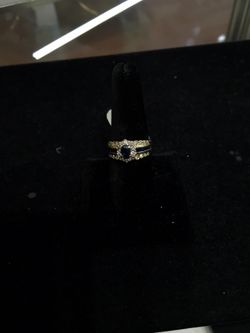14k Yellow Gold Ring W/ Blue Stones