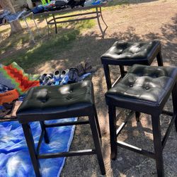 3 Black Stools