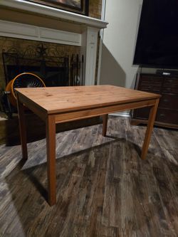 Small kitchen table NO CHAIRS