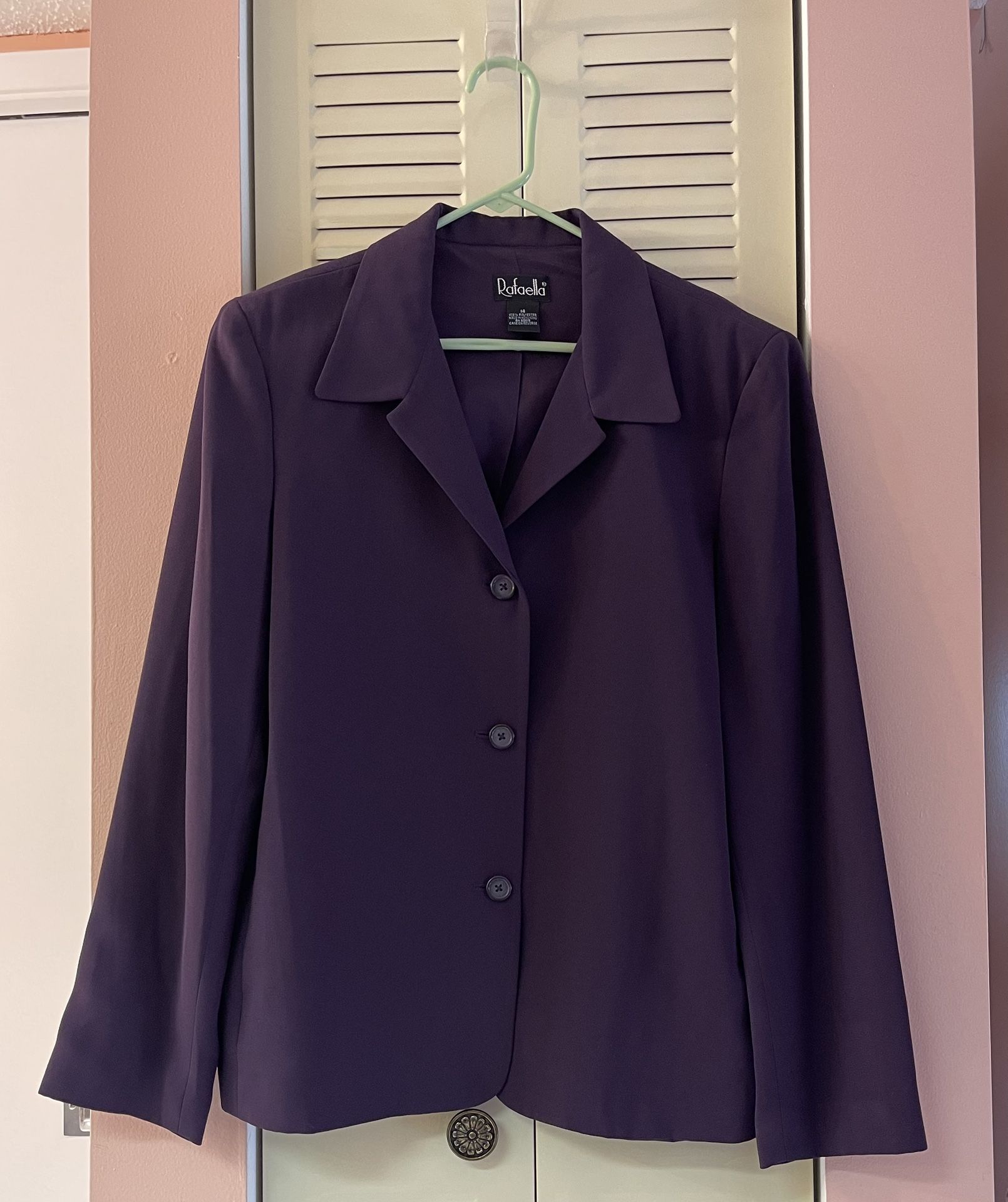 Blazers/Chaquetas Sizes 14 & 12 / Are Stylish & Elegant , Comfortable / Tap on All Pictures 