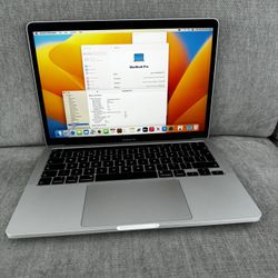 MacBook Pro 13” 2020 Model 16gb Ram 500gb Ssd , Near Mint Low Cycles 