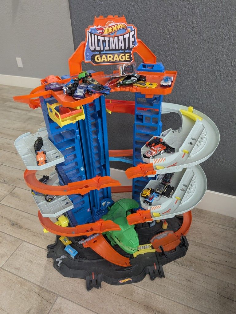 Hot Wheels Ultimate Garage Track Set