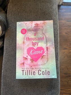 A Thousand Boy Kisses - Tillie Cole
