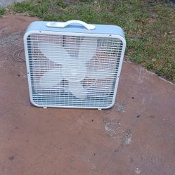 Lasko 20-inch 3-speed box fan 