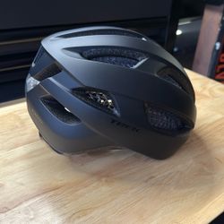 Trek Starvos Wavecel Helmet