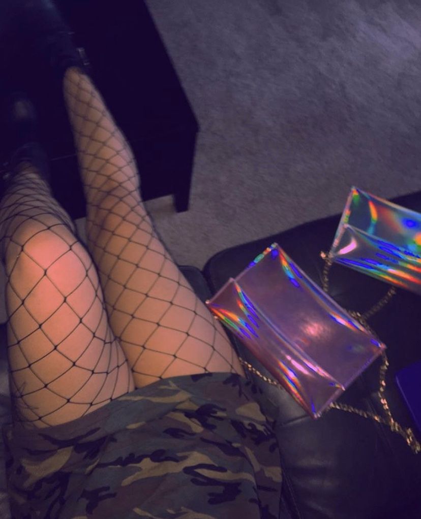 Pink hologram clutch