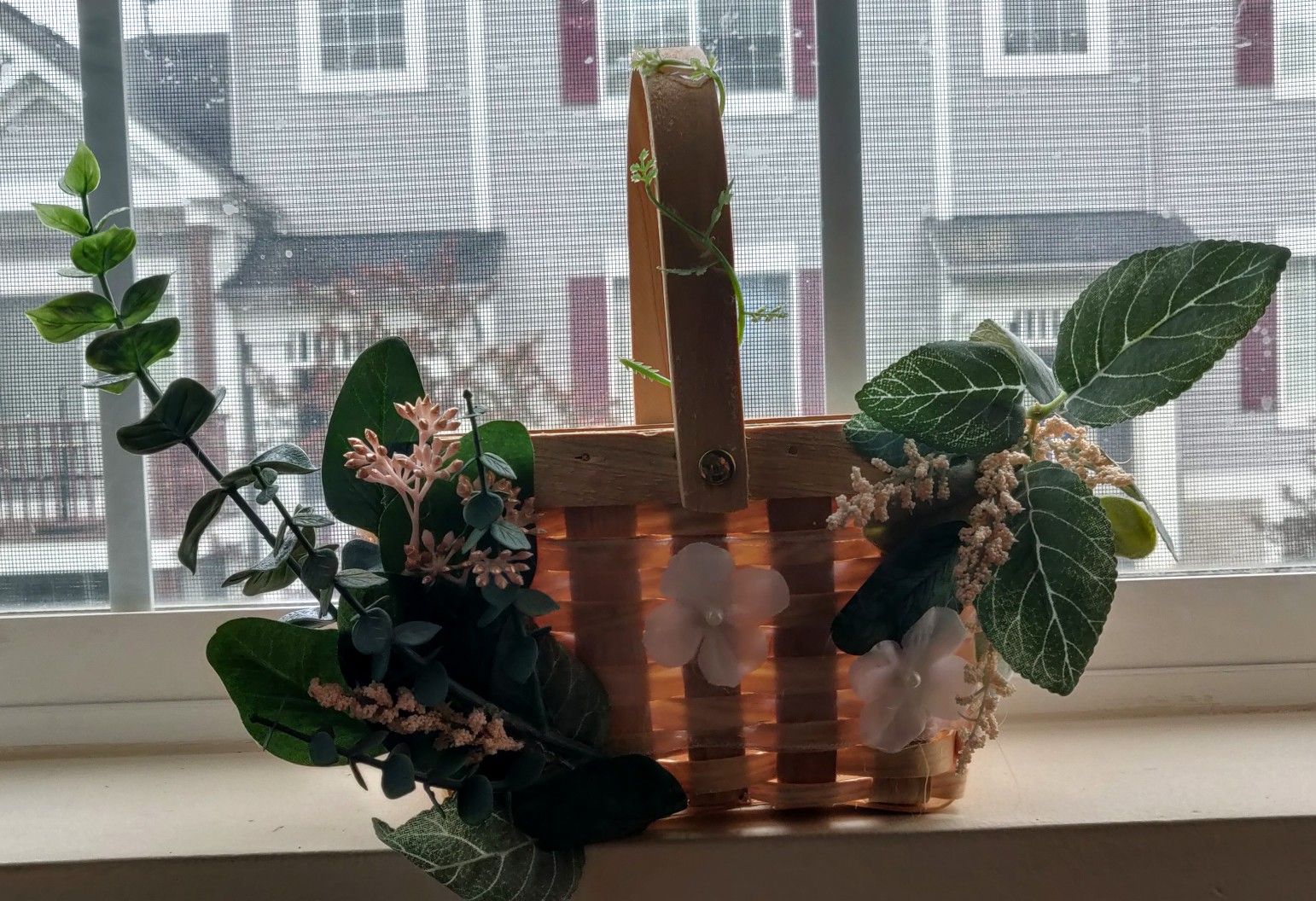 Flower girl baskets and petals