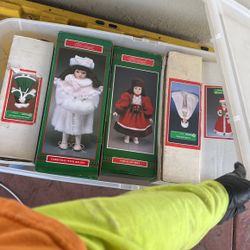 5 Christmas Dolls 
