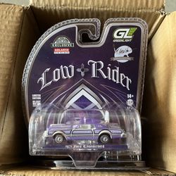 Greenlight 1:64 1973 Ford Thunderbird Lowrider Michael Heralda Special Edition