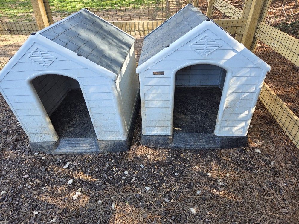 2 EXTRA LARGE DOG HOMES