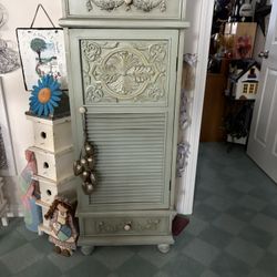   Armoire