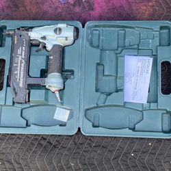 Hitachi Finish Gun 18GA