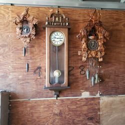 Coo Coo And Chime Clocks 