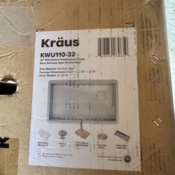 Undermount kitchen sink