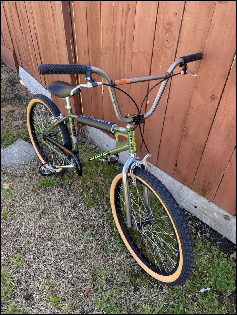24” Stranger Things Schwinn Predator BMX bike