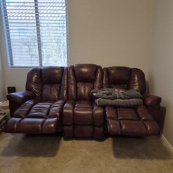 Like New Large Heavy Duty LA Z BOY Couch