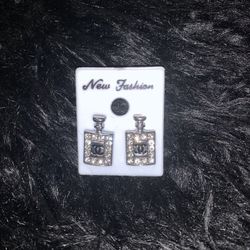 Small Silver Perfume Diamond Fashion Earrings 