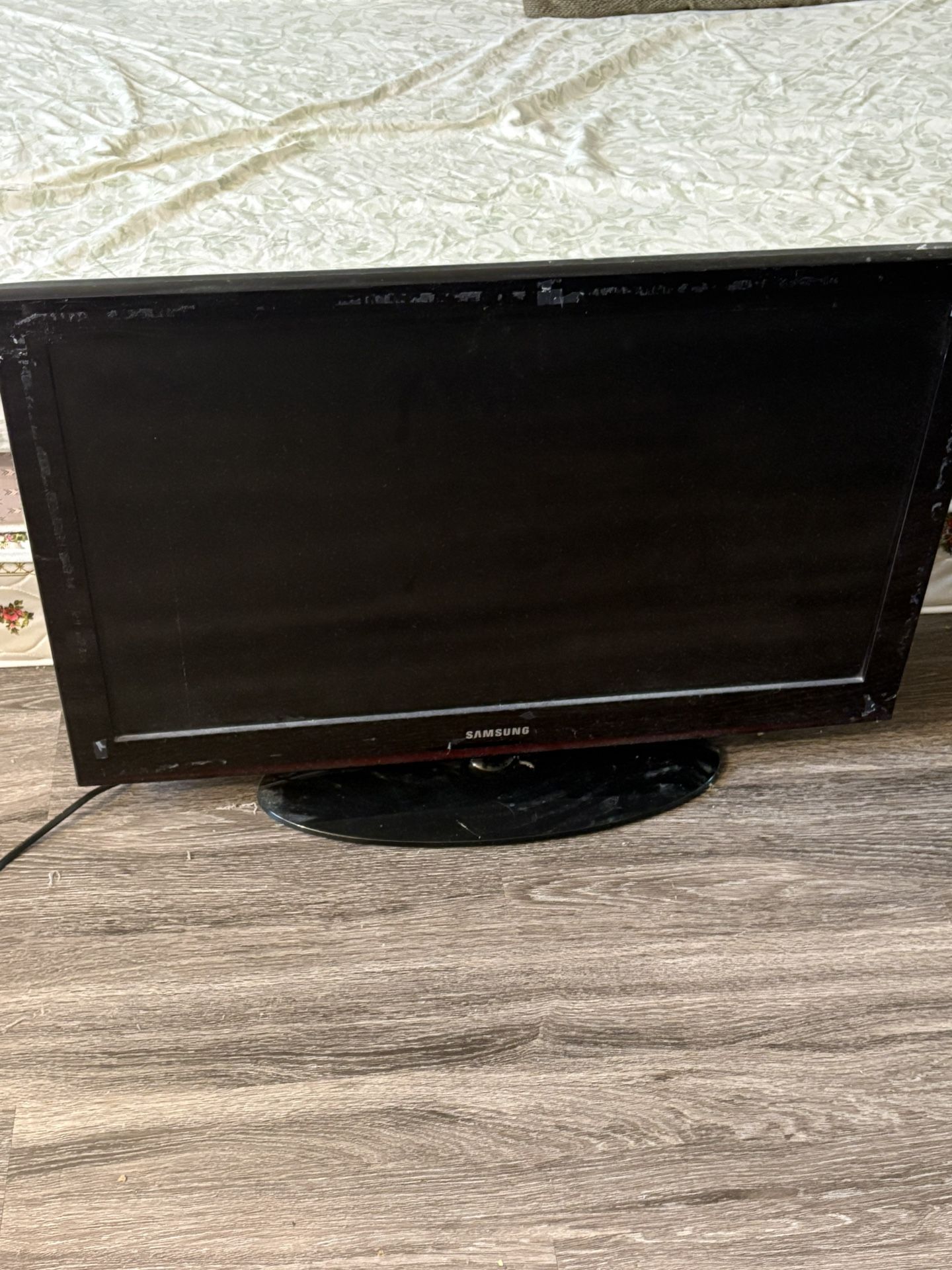 32 Inch TV