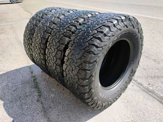 BFGoodrich all terrain A/T LT285/70/17"