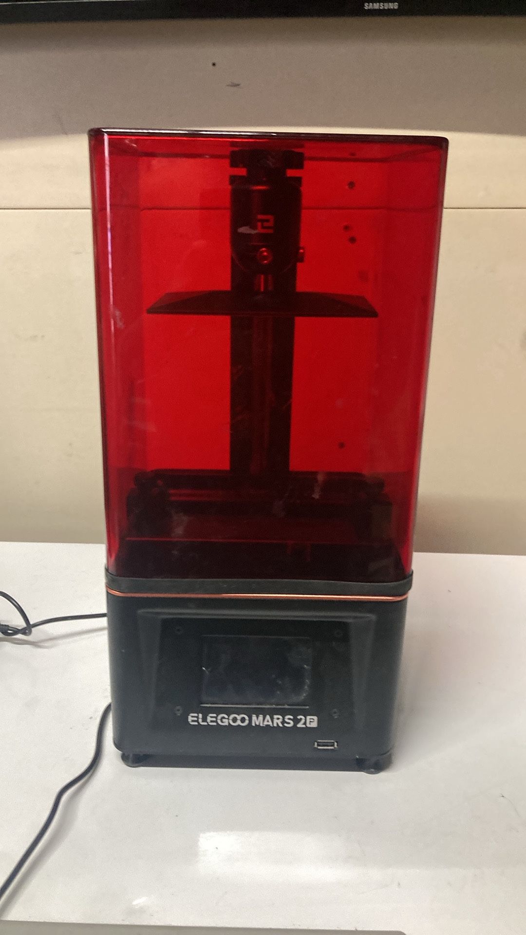 Elegoo mars 2 pro w/ UV light and UV light stand