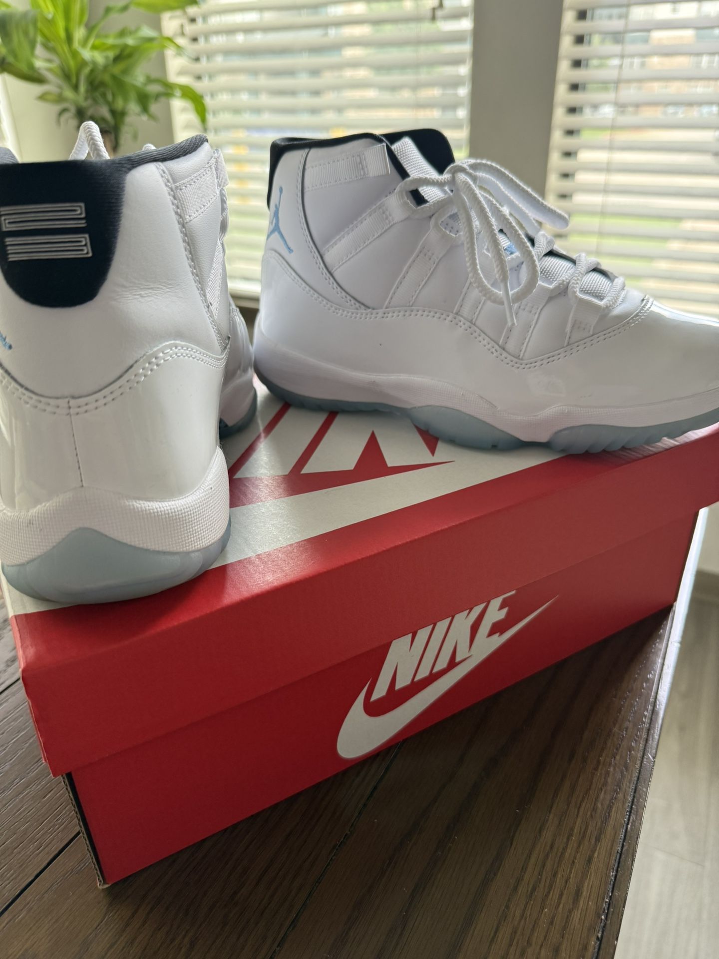 air jordan 11 retro white legend blue black mens