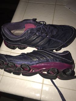 Adidas women’s running shoes size 9 like new!