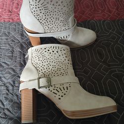New Never Worn Shoes 
