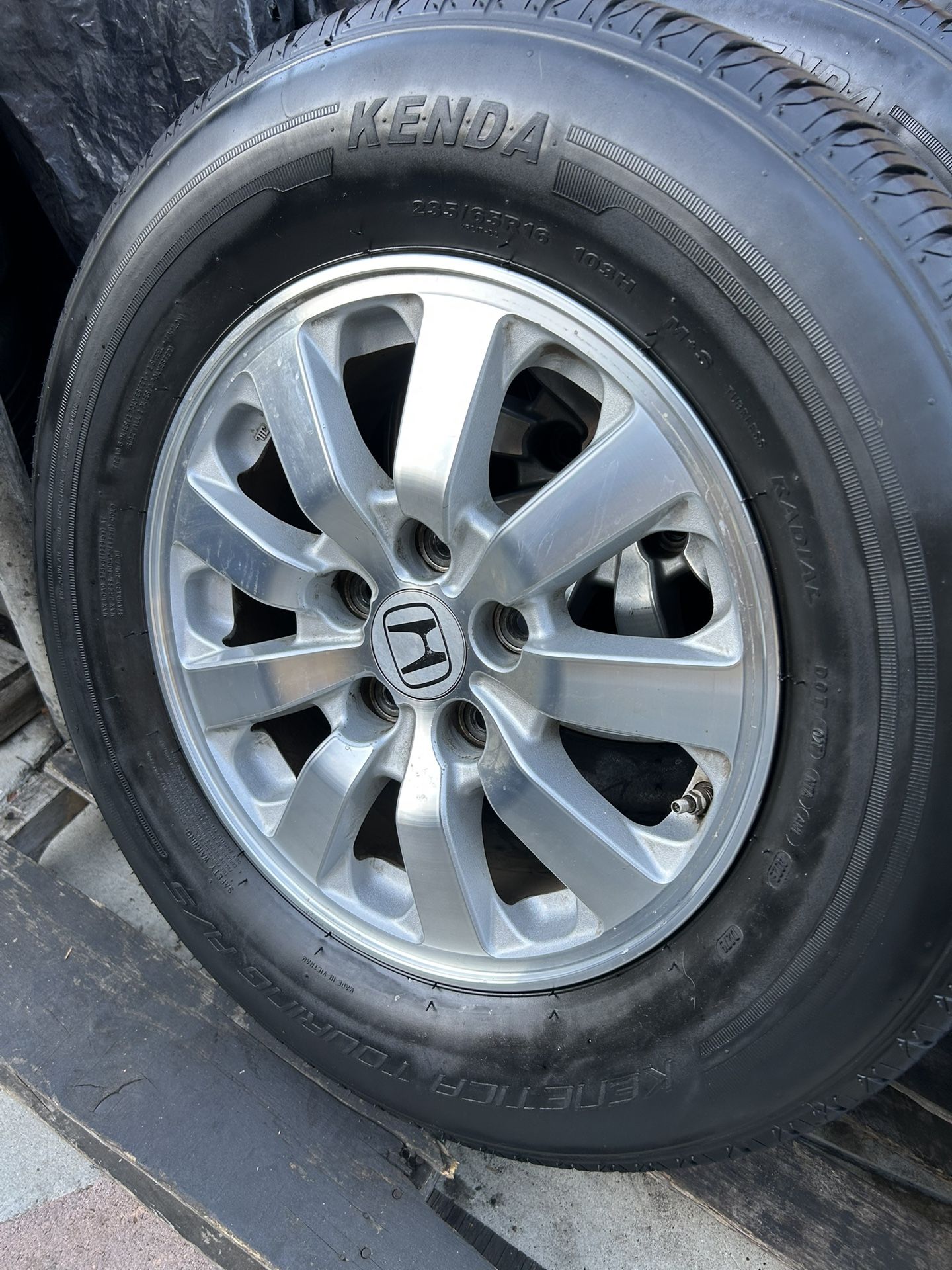 4- ADVANTA RADIAL / KENDA RADIAL