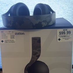 PULSE 3D WIRELESS HEADSET-Still Have Warranty And Box . 