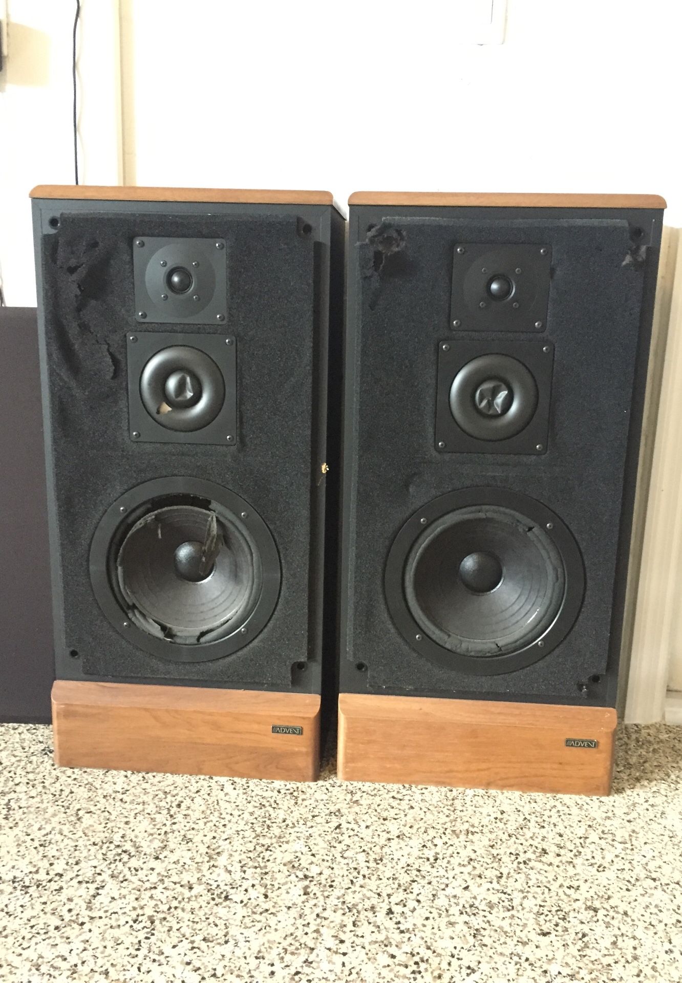 Advent Maestro Floor Standing Speakers (2) for Sale in Clermont, FL