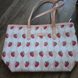 New Strawberry Diffrot And Bauty Bag