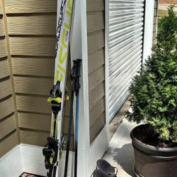Winter Ski Bundle-Fischer RC4 Aircarbon titanium Skis, Smith poles And Nórdica boots!