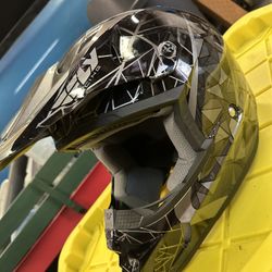 New Fly Racing Large Helmet