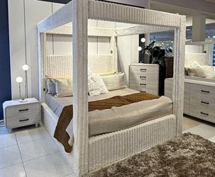 NEW Cream Canopy QUEEN & KING Size Bed Frame Bluetooth  Speakers USB FINANCE Available $54