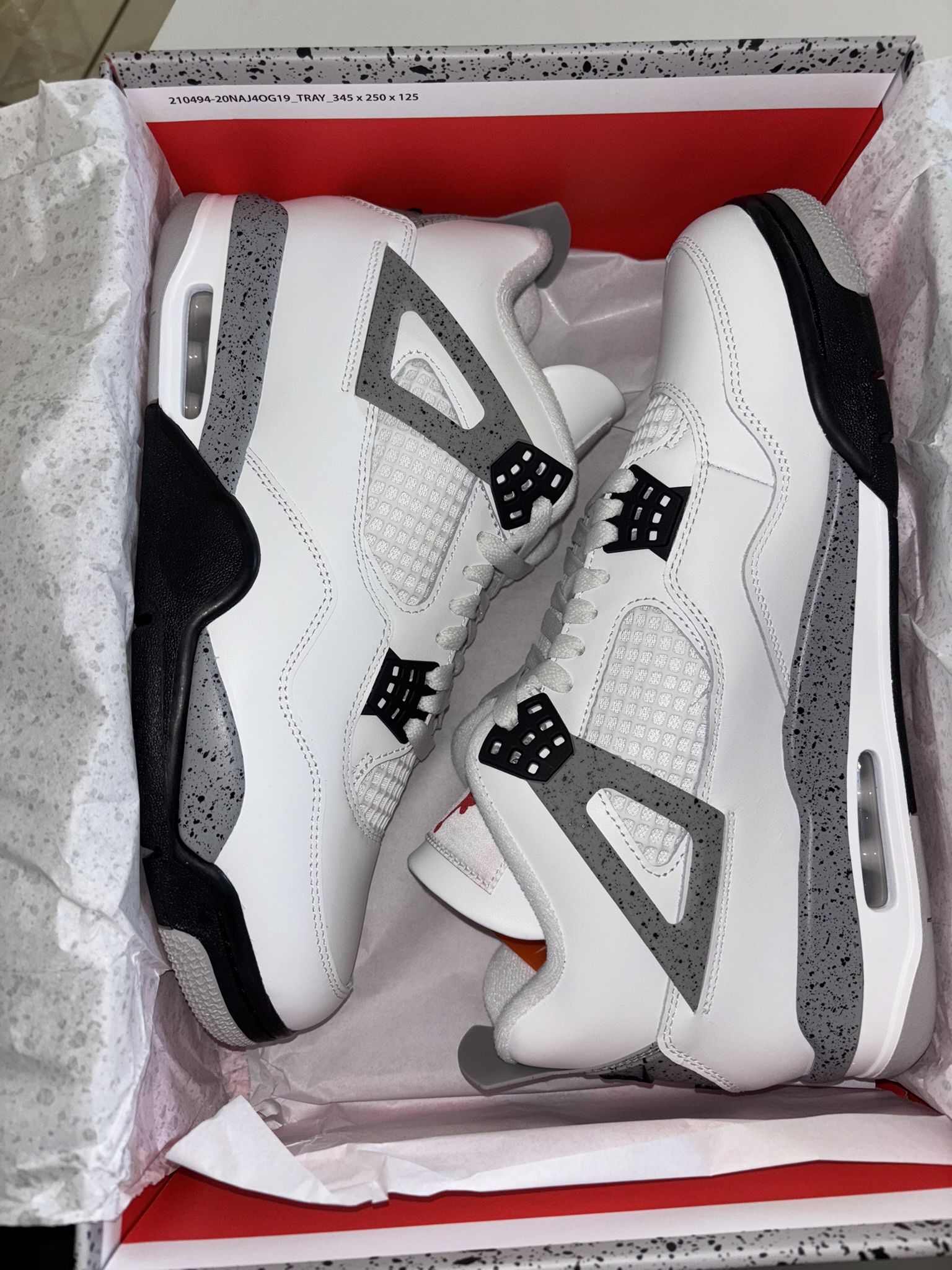 Air Jordan 4 White Cement Size 10.5
