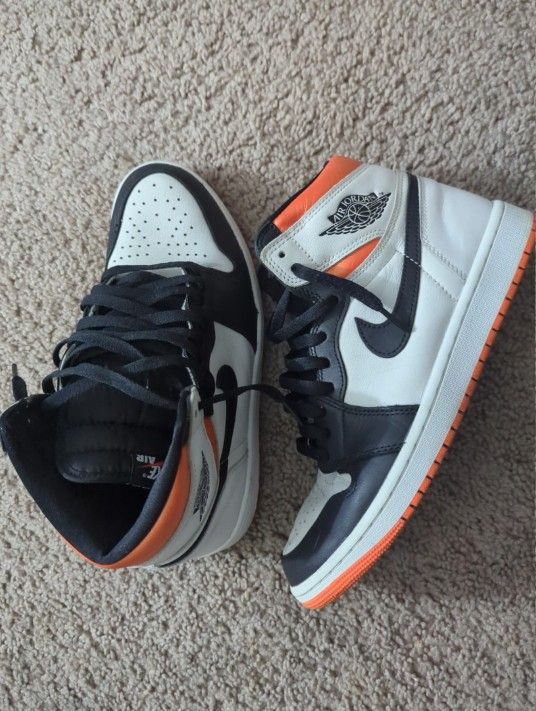 Nike Air Jordan 1 Retro High OG Size 9
