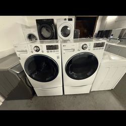 LG Washer And Dryer Set “27 ( Lavadora Y Secadora )