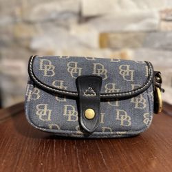 Dooney & Bourke Wristlet Blue Denim Black Leather Trim Logo Snap Pouch 6" USA #dooney&bourkewristlet#DenimWristlet #bluewristlet #dooneyandbourkehandb